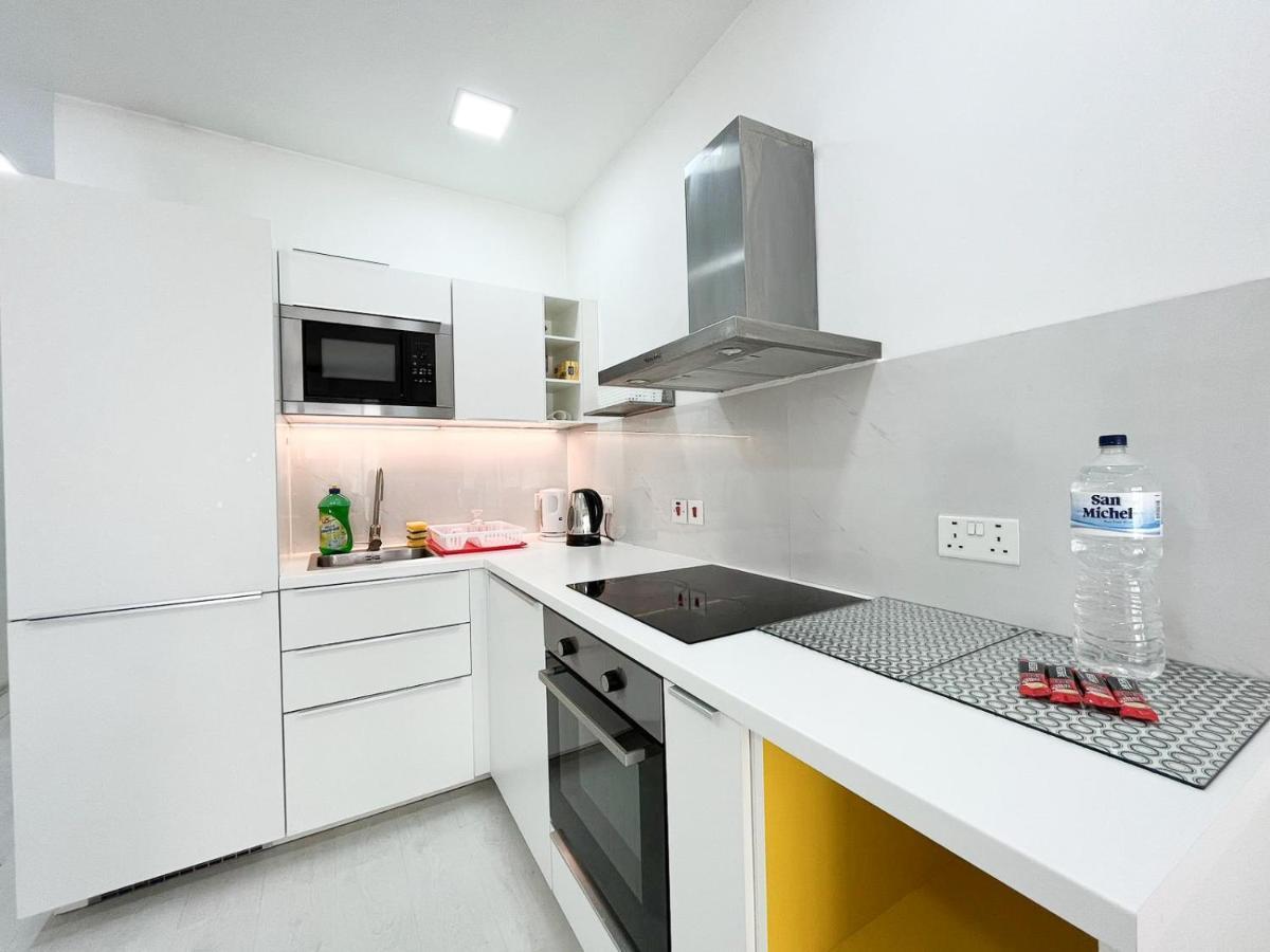 New&Modern Sliema 2 Bedroom Apartment Buitenkant foto